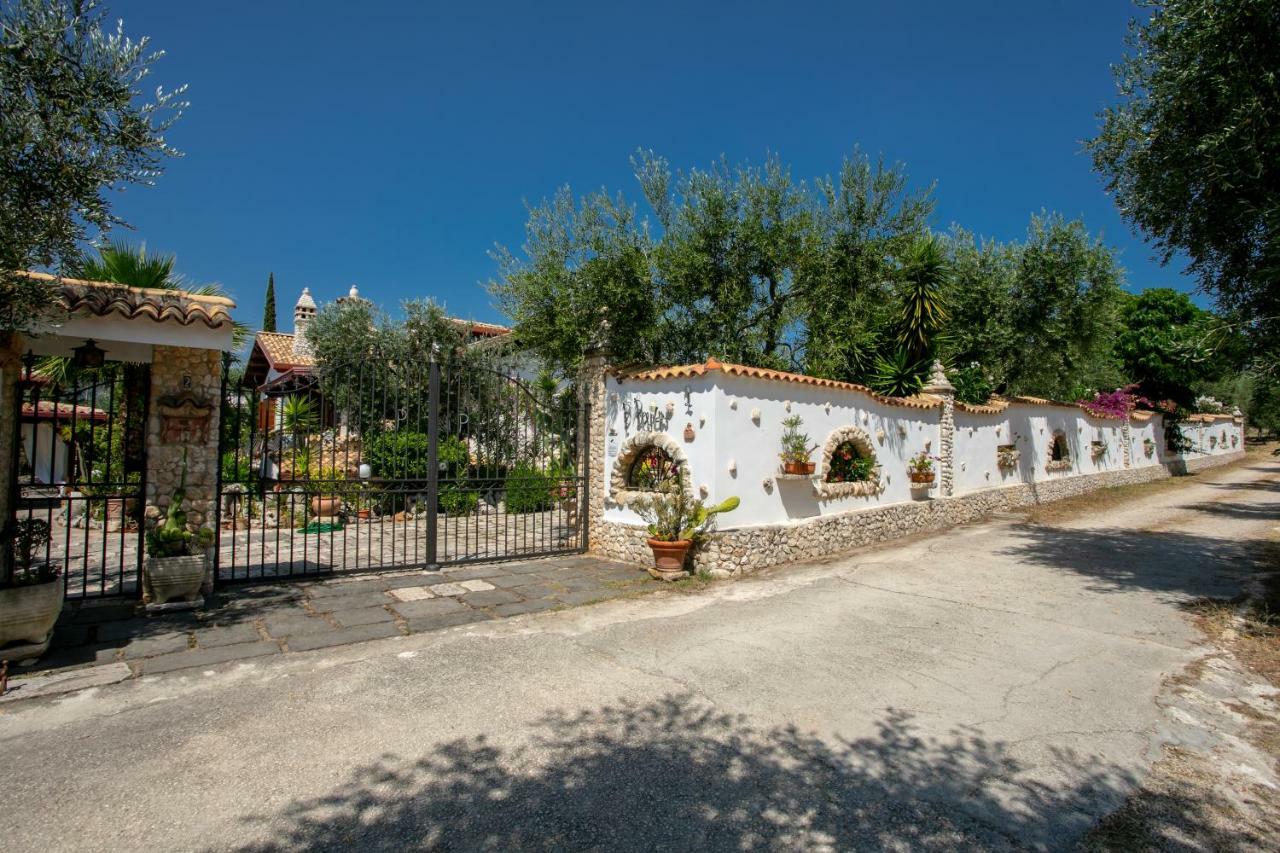 Il Casale Delle Principesse Villa Mattinata Luaran gambar